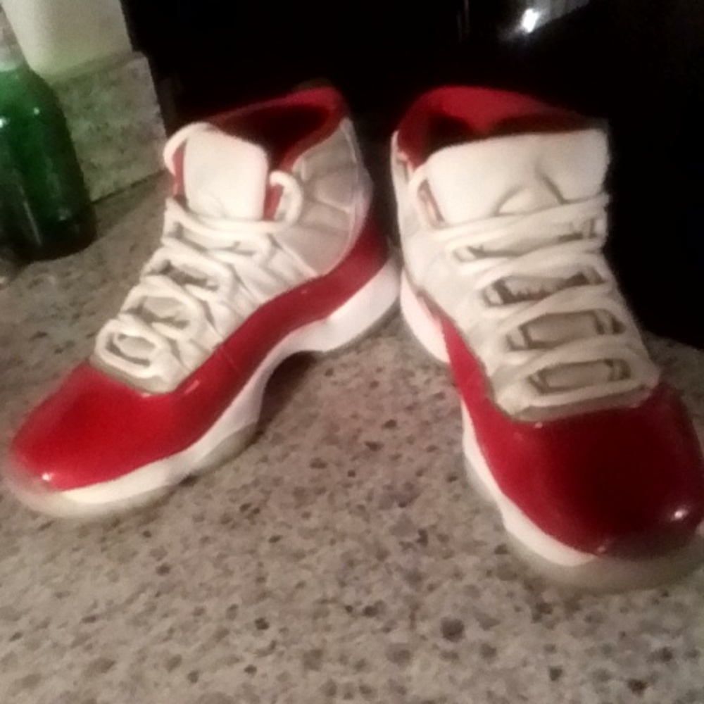 Jordan Cherry shoes from 2022 size 8 red